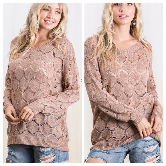 ShopEvelynne Sweaters - So pretty detail sweater